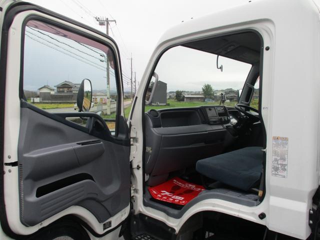 キャンター 2トン ワイド超ロング 全低床 5速MT 鳥居鉄板 荷台塗装 荷寸500-191-38 床板後ろ鉄板 ETC ロープ穴左右3ヶ所ずつ リアアオリ内側鉄板 左電格ミラー 150馬力 ABS ロープフック ターボ 取扱説明書 WL Wロング 2トン車 架装(31枚目)