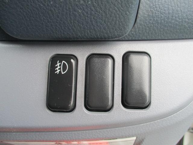 キャンター 2トン ワイド超ロング 全低床 5速MT 鳥居鉄板 荷台塗装 荷寸500-191-38 床板後ろ鉄板 ETC ロープ穴左右3ヶ所ずつ リアアオリ内側鉄板 左電格ミラー 150馬力 ABS ロープフック ターボ 取扱説明書 WL Wロング 2トン車 架装(37枚目)