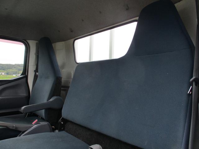 キャンター 2トン ワイド超ロング 全低床 5速MT 鳥居鉄板 荷台塗装 荷寸500-191-38 床板後ろ鉄板 ETC ロープ穴左右3ヶ所ずつ リアアオリ内側鉄板 左電格ミラー 150馬力 ABS ロープフック ターボ 取扱説明書 WL Wロング 2トン車 架装(44枚目)