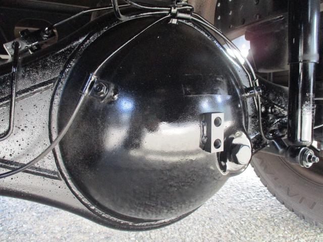 キャンター ２トン　ワイドロング　全低床　５速ＭＴ　床鉄板　ロープフック　荷寸４３４／１９０／３８　ロープ穴左右３箇所対　床フック左右３箇所対　左電格ミラー　取扱説明書　レベライザー　２トン平　２トンベース　２トン車　平　平車　ＷＬ　ワイド　ロング　架装（24枚目）