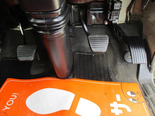 キャンター ２トン　ワイドロング　全低床　５速ＭＴ　床鉄板　ロープフック　荷寸４３４／１９０／３８　ロープ穴左右３箇所対　床フック左右３箇所対　左電格ミラー　取扱説明書　レベライザー　２トン平　２トンベース　２トン車　平　平車　ＷＬ　ワイド　ロング　架装（32枚目）