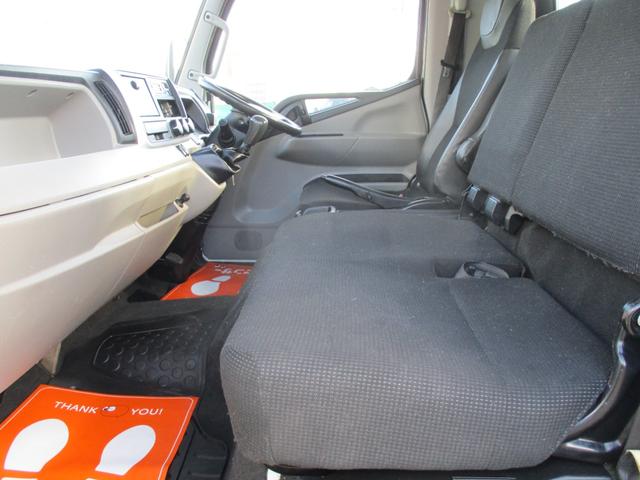 キャンター ２トン　ワイドロング　全低床　５速ＭＴ　床鉄板　ロープフック　荷寸４３４／１９０／３８　ロープ穴左右３箇所対　床フック左右３箇所対　左電格ミラー　取扱説明書　レベライザー　２トン平　２トンベース　２トン車　平　平車　ＷＬ　ワイド　ロング　架装（42枚目）