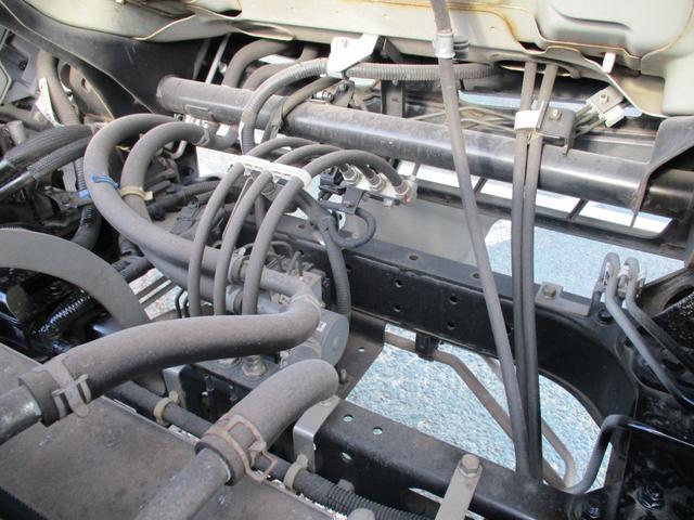 キャンター ２トン　ワイドロング　全低床　５速ＭＴ　床鉄板　ロープフック　荷寸４３４／１９０／３８　ロープ穴左右３箇所対　床フック左右３箇所対　左電格ミラー　取扱説明書　レベライザー　２トン平　２トンベース　２トン車　平　平車　ＷＬ　ワイド　ロング　架装（46枚目）