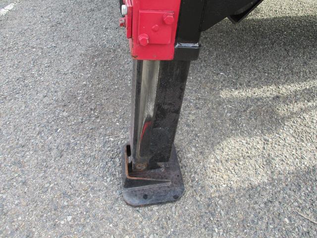 エルフトラック 作業床12.3m 高所作業車 バケット200kg 高床 5速MT アワーメーター6551.1h 左電格ミラー (株)エスマック製 130馬力 ターボ無し MT 2トン車 2トンベース 高車 ミッション マニュアル 130馬力 4HL1 伸縮ブーム型(17枚目)