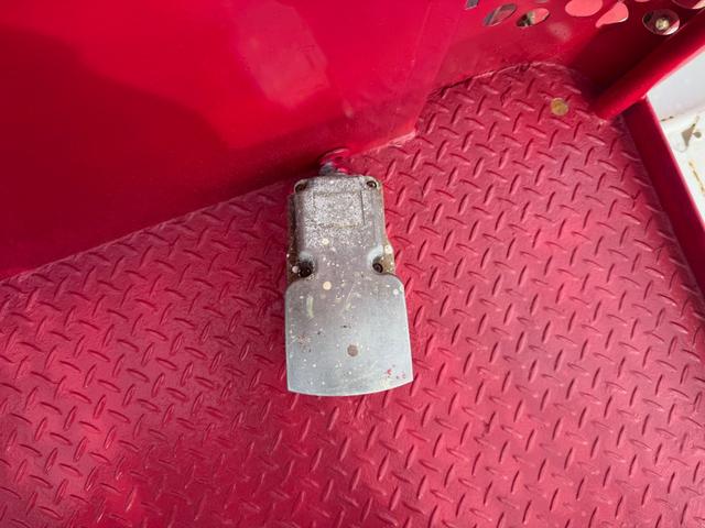 エルフトラック 作業床12.3m 高所作業車 バケット200kg 高床 5速MT アワーメーター6551.1h 左電格ミラー (株)エスマック製 130馬力 ターボ無し MT 2トン車 2トンベース 高車 ミッション マニュアル 130馬力 4HL1 伸縮ブーム型(28枚目)