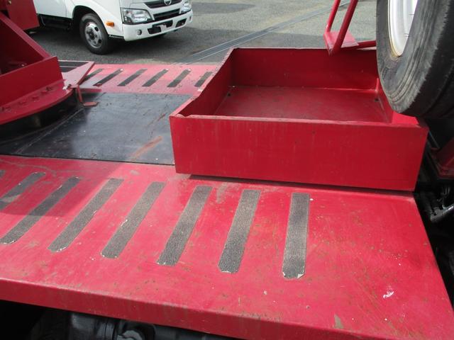 エルフトラック 作業床12.3m 高所作業車 バケット200kg 高床 5速MT アワーメーター6551.1h 左電格ミラー (株)エスマック製 130馬力 ターボ無し MT 2トン車 2トンベース 高車 ミッション マニュアル 130馬力 4HL1 伸縮ブーム型(33枚目)