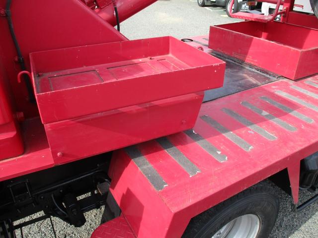 エルフトラック 作業床12.3m 高所作業車 バケット200kg 高床 5速MT アワーメーター6551.1h 左電格ミラー (株)エスマック製 130馬力 ターボ無し MT 2トン車 2トンベース 高車 ミッション マニュアル 130馬力 4HL1 伸縮ブーム型(34枚目)