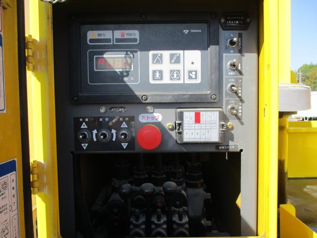 キャンター 作業床高１２ｍ　高所作業車　バケット２００ｋｇ　高床　５ＭＴ　積載１５０ｋｇ　作業半径９．８ｍ　アワーメーター４８８３．９ｈ　左電格ミラー　ＥＴＣ　荷台塗装　坂道発進補助装置　タダノ製　２トンベース　レベライザー　高所作業　トラック式　５速　５速ＭＴ　ＭＴ　架装（22枚目）