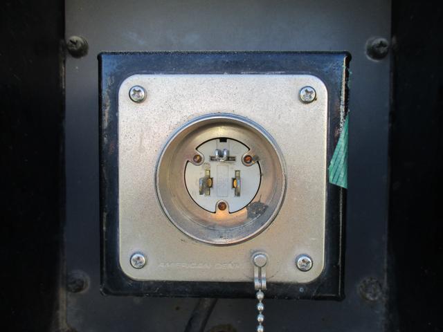 キャンター 作業床高１２ｍ　高所作業車　バケット２００ｋｇ　高床　５ＭＴ　積載１５０ｋｇ　作業半径９．８ｍ　アワーメーター４８８３．９ｈ　左電格ミラー　ＥＴＣ　荷台塗装　坂道発進補助装置　タダノ製　２トンベース　レベライザー　高所作業　トラック式　５速　５速ＭＴ　ＭＴ　架装（25枚目）