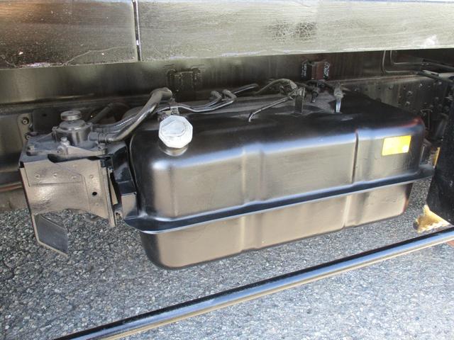 キャンター 作業床高１２ｍ　高所作業車　バケット２００ｋｇ　高床　５ＭＴ　積載１５０ｋｇ　作業半径９．８ｍ　アワーメーター４８８３．９ｈ　左電格ミラー　ＥＴＣ　荷台塗装　坂道発進補助装置　タダノ製　２トンベース　レベライザー　高所作業　トラック式　５速　５速ＭＴ　ＭＴ　架装（41枚目）