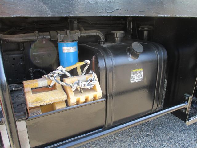 キャンター 作業床高１２ｍ　高所作業車　バケット２００ｋｇ　高床　５ＭＴ　積載１５０ｋｇ　作業半径９．８ｍ　アワーメーター４８８３．９ｈ　左電格ミラー　ＥＴＣ　荷台塗装　坂道発進補助装置　タダノ製　２トンベース　レベライザー　高所作業　トラック式　５速　５速ＭＴ　ＭＴ　架装（42枚目）