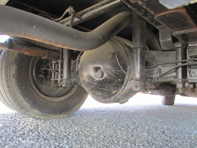 キャンター 作業床高１２ｍ　高所作業車　バケット２００ｋｇ　高床　５ＭＴ　積載１５０ｋｇ　作業半径９．８ｍ　アワーメーター４８８３．９ｈ　左電格ミラー　ＥＴＣ　荷台塗装　坂道発進補助装置　タダノ製　２トンベース　レベライザー　高所作業　トラック式　５速　５速ＭＴ　ＭＴ　架装（44枚目）