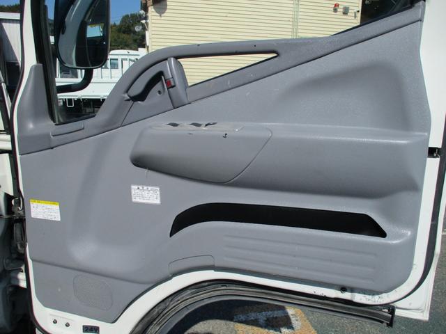 キャンター 作業床高１２ｍ　高所作業車　バケット２００ｋｇ　高床　５ＭＴ　積載１５０ｋｇ　作業半径９．８ｍ　アワーメーター４８８３．９ｈ　左電格ミラー　ＥＴＣ　荷台塗装　坂道発進補助装置　タダノ製　２トンベース　レベライザー　高所作業　トラック式　５速　５速ＭＴ　ＭＴ　架装（47枚目）