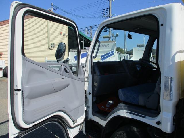 キャンター 作業床高１２ｍ　高所作業車　バケット２００ｋｇ　高床　５ＭＴ　積載１５０ｋｇ　作業半径９．８ｍ　アワーメーター４８８３．９ｈ　左電格ミラー　ＥＴＣ　荷台塗装　坂道発進補助装置　タダノ製　２トンベース　レベライザー　高所作業　トラック式　５速　５速ＭＴ　ＭＴ　架装（48枚目）