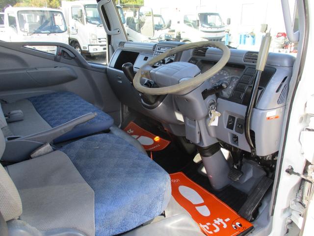 キャンター 作業床高１２ｍ　高所作業車　バケット２００ｋｇ　高床　５ＭＴ　積載１５０ｋｇ　作業半径９．８ｍ　アワーメーター４８８３．９ｈ　左電格ミラー　ＥＴＣ　荷台塗装　坂道発進補助装置　タダノ製　２トンベース　レベライザー　高所作業　トラック式　５速　５速ＭＴ　ＭＴ　架装（57枚目）