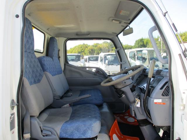 キャンター 作業床高１２ｍ　高所作業車　バケット２００ｋｇ　高床　５ＭＴ　積載１５０ｋｇ　作業半径９．８ｍ　アワーメーター４８８３．９ｈ　左電格ミラー　ＥＴＣ　荷台塗装　坂道発進補助装置　タダノ製　２トンベース　レベライザー　高所作業　トラック式　５速　５速ＭＴ　ＭＴ　架装（58枚目）