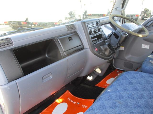 キャンター 作業床高１２ｍ　高所作業車　バケット２００ｋｇ　高床　５ＭＴ　積載１５０ｋｇ　作業半径９．８ｍ　アワーメーター４８８３．９ｈ　左電格ミラー　ＥＴＣ　荷台塗装　坂道発進補助装置　タダノ製　２トンベース　レベライザー　高所作業　トラック式　５速　５速ＭＴ　ＭＴ　架装（60枚目）