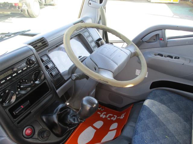 キャンター 作業床高１２ｍ　高所作業車　バケット２００ｋｇ　高床　５ＭＴ　積載１５０ｋｇ　作業半径９．８ｍ　アワーメーター４８８３．９ｈ　左電格ミラー　ＥＴＣ　荷台塗装　坂道発進補助装置　タダノ製　２トンベース　レベライザー　高所作業　トラック式　５速　５速ＭＴ　ＭＴ　架装（61枚目）