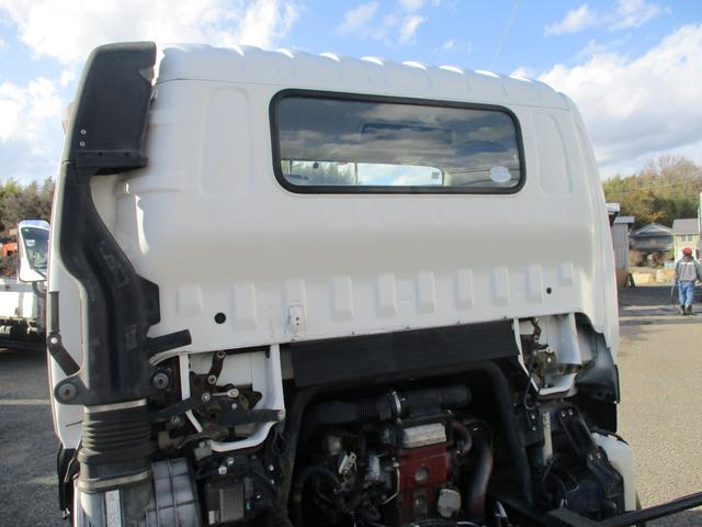 ダイナトラック ２トン　積載車　全低床　５ＭＴ　花見台製　ウインチ　リモコン　荷寸５５２／２０７　　レベライザー　路肩灯　両側オーバーヘッドコンソール　スペアタイヤ　取扱説明書　３トン　２トンベース　２トン車　ミッション　マニュアル　ＭＴ　車両運搬車（16枚目）