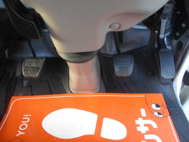 ダイナトラック ２トン　積載車　全低床　５ＭＴ　花見台製　ウインチ　リモコン　荷寸５５２／２０７　　レベライザー　路肩灯　両側オーバーヘッドコンソール　スペアタイヤ　取扱説明書　３トン　２トンベース　２トン車　ミッション　マニュアル　ＭＴ　車両運搬車（46枚目）