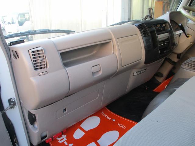 ダイナトラック ２トン　積載車　全低床　５ＭＴ　花見台製　ウインチ　リモコン　荷寸５５２／２０７　　レベライザー　路肩灯　両側オーバーヘッドコンソール　スペアタイヤ　取扱説明書　３トン　２トンベース　２トン車　ミッション　マニュアル　ＭＴ　車両運搬車（50枚目）