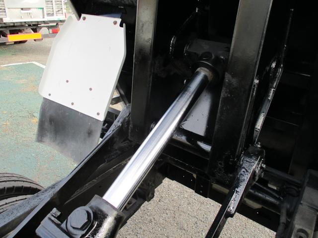 デュトロ ３トン　強化ダンプ　高床　５ＭＴ　コボレーン　ピン加工２箇所　荷寸３０４－１５９－３７　極東ＤＤ０２－３１　荷台塗装　ＥＴＣ　１３６馬力　Ｎ０４Ｃエンジン　地上高９７．８ｃｍ　３トンダンプ　強化　ダンプ　３トン車　２トンベース　架装　４ナンバー（18枚目）