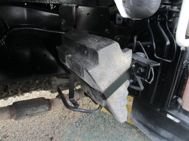 デュトロ ３トン　強化ダンプ　高床　５ＭＴ　コボレーン　ピン加工２箇所　荷寸３０４－１５９－３７　極東ＤＤ０２－３１　荷台塗装　ＥＴＣ　１３６馬力　Ｎ０４Ｃエンジン　地上高９７．８ｃｍ　３トンダンプ　強化　ダンプ　３トン車　２トンベース　架装　４ナンバー（29枚目）