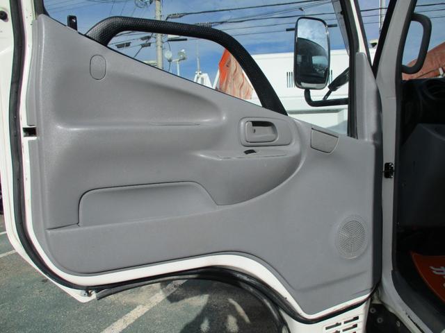 デュトロ ３トン　強化ダンプ　高床　５ＭＴ　コボレーン　ピン加工２箇所　荷寸３０４－１５９－３７　極東ＤＤ０２－３１　荷台塗装　ＥＴＣ　１３６馬力　Ｎ０４Ｃエンジン　地上高９７．８ｃｍ　３トンダンプ　強化　ダンプ　３トン車　２トンベース　架装　４ナンバー（37枚目）