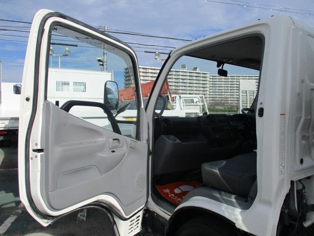 デュトロ ３トン　強化ダンプ　高床　５ＭＴ　コボレーン　ピン加工２箇所　荷寸３０４－１５９－３７　極東ＤＤ０２－３１　荷台塗装　ＥＴＣ　１３６馬力　Ｎ０４Ｃエンジン　地上高９７．８ｃｍ　３トンダンプ　強化　ダンプ　３トン車　２トンベース　架装　４ナンバー（39枚目）