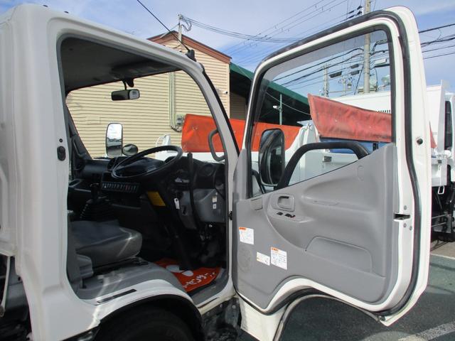 デュトロ ３トン　強化ダンプ　高床　５ＭＴ　コボレーン　ピン加工２箇所　荷寸３０４－１５９－３７　極東ＤＤ０２－３１　荷台塗装　ＥＴＣ　１３６馬力　Ｎ０４Ｃエンジン　地上高９７．８ｃｍ　３トンダンプ　強化　ダンプ　３トン車　２トンベース　架装　４ナンバー（40枚目）