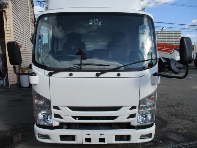 エルフトラック ２．９５トン　バン　全低床　ＭＴ　荷寸４４６－１７７－２１５　サイドドア　バックカメラ　ラッシングレール２段　左電格ミラー　リア観音扉　日本フルハーフ製　２トン車　２トンベース　３トン車　バン　箱　箱車　１ナンバー　標準ロング　架装　６速ＭＴ　中古バン　中古車（5枚目）