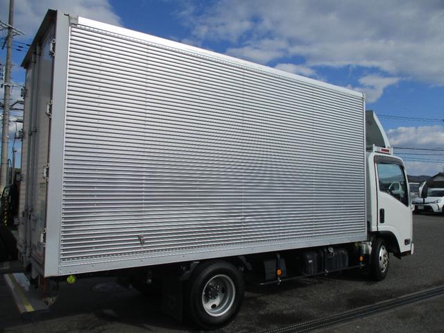 エルフトラック ２．９５トン　バン　全低床　ＭＴ　荷寸４４６－１７７－２１５　サイドドア　バックカメラ　ラッシングレール２段　左電格ミラー　リア観音扉　日本フルハーフ製　２トン車　２トンベース　３トン車　バン　箱　箱車　１ナンバー　標準ロング　架装　６速ＭＴ　中古バン　中古車（11枚目）