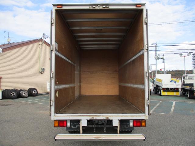 エルフトラック ２．９５トン　バン　全低床　ＭＴ　荷寸４４６－１７７－２１５　サイドドア　バックカメラ　ラッシングレール２段　左電格ミラー　リア観音扉　日本フルハーフ製　２トン車　２トンベース　３トン車　バン　箱　箱車　１ナンバー　標準ロング　架装　６速ＭＴ　中古バン　中古車（15枚目）