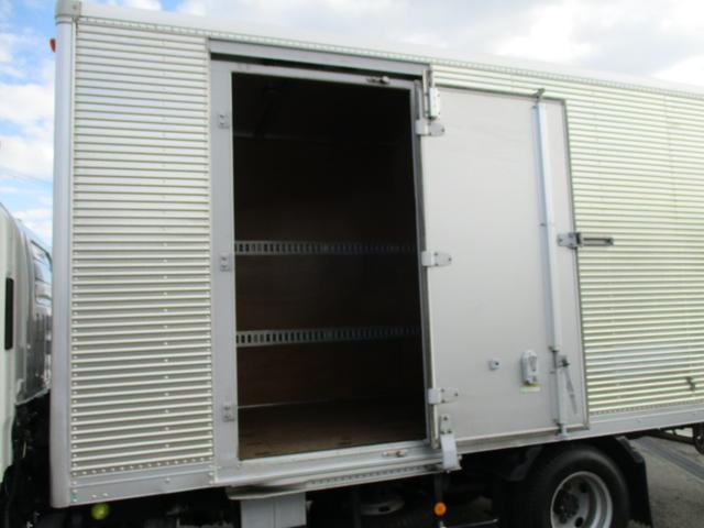 エルフトラック ２．９５トン　バン　全低床　ＭＴ　荷寸４４６－１７７－２１５　サイドドア　バックカメラ　ラッシングレール２段　左電格ミラー　リア観音扉　日本フルハーフ製　２トン車　２トンベース　３トン車　バン　箱　箱車　１ナンバー　標準ロング　架装　６速ＭＴ　中古バン　中古車（22枚目）