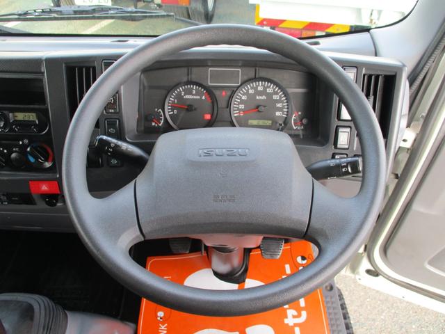 エルフトラック ２．９５トン　バン　全低床　ＭＴ　荷寸４４６－１７７－２１５　サイドドア　バックカメラ　ラッシングレール２段　左電格ミラー　リア観音扉　日本フルハーフ製　２トン車　２トンベース　３トン車　バン　箱　箱車　１ナンバー　標準ロング　架装　６速ＭＴ　中古バン　中古車（35枚目）