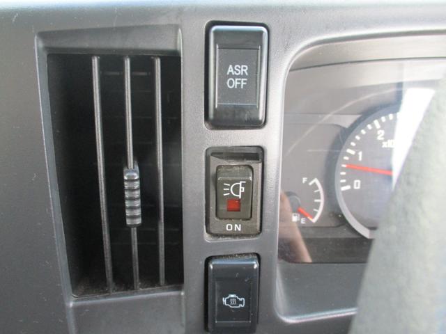 エルフトラック ２．９５トン　バン　全低床　ＭＴ　荷寸４４６－１７７－２１５　サイドドア　バックカメラ　ラッシングレール２段　左電格ミラー　リア観音扉　日本フルハーフ製　２トン車　２トンベース　３トン車　バン　箱　箱車　１ナンバー　標準ロング　架装　６速ＭＴ　中古バン　中古車（40枚目）