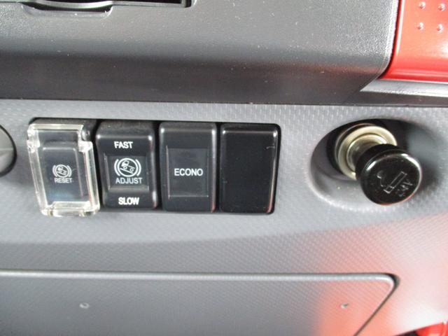 エルフトラック ２．９５トン　バン　全低床　ＭＴ　荷寸４４６－１７７－２１５　サイドドア　バックカメラ　ラッシングレール２段　左電格ミラー　リア観音扉　日本フルハーフ製　２トン車　２トンベース　３トン車　バン　箱　箱車　１ナンバー　標準ロング　架装　６速ＭＴ　中古バン　中古車（42枚目）