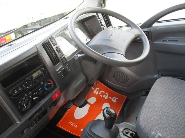 エルフトラック ２．９５トン　バン　全低床　ＭＴ　荷寸４４６－１７７－２１５　サイドドア　バックカメラ　ラッシングレール２段　左電格ミラー　リア観音扉　日本フルハーフ製　２トン車　２トンベース　３トン車　バン　箱　箱車　１ナンバー　標準ロング　架装　６速ＭＴ　中古バン　中古車（49枚目）