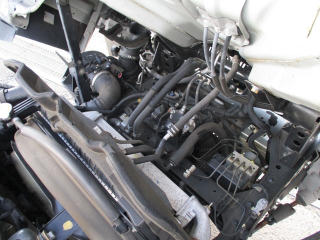 エルフトラック ２．９５トン　バン　全低床　ＭＴ　荷寸４４６－１７７－２１５　サイドドア　バックカメラ　ラッシングレール２段　左電格ミラー　リア観音扉　日本フルハーフ製　２トン車　２トンベース　３トン車　バン　箱　箱車　１ナンバー　標準ロング　架装　６速ＭＴ　中古バン　中古車（58枚目）