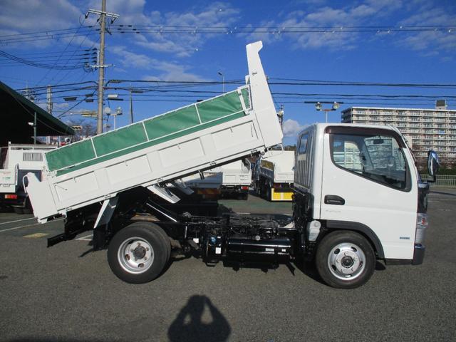 キャンター ３トン　強化ダンプ　全低床　５ＭＴ　コボレーン　ピン加工　あゆみ掛け　ロープフック　メッキパーツ　左電格ミラー　新明和ＤＲ２－１００１ＳＹ　　３トンダンプ　３トン車　２トンベース　ダンプ　新明和ダンプ　新明和　２トン　ダンプ（8枚目）