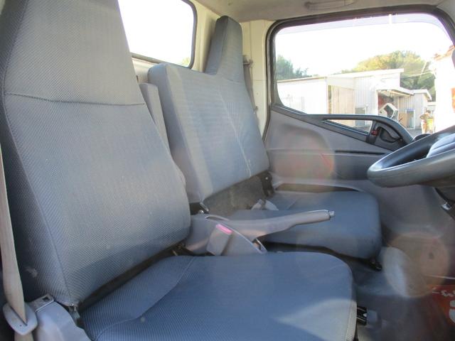 キャンター ３トン　強化ダンプ　全低床　５ＭＴ　コボレーン　ピン加工　あゆみ掛け　ロープフック　メッキパーツ　左電格ミラー　新明和ＤＲ２－１００１ＳＹ　　３トンダンプ　３トン車　２トンベース　ダンプ　新明和ダンプ　新明和　２トン　ダンプ（37枚目）