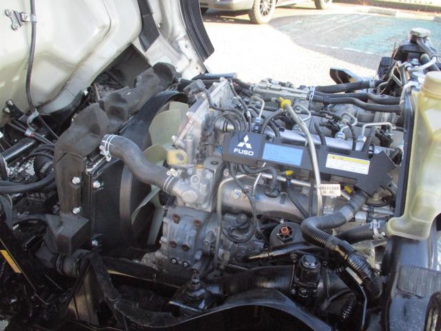 キャンター ３トン　強化ダンプ　全低床　５ＭＴ　コボレーン　ピン加工　あゆみ掛け　ロープフック　メッキパーツ　左電格ミラー　新明和ＤＲ２－１００１ＳＹ　　３トンダンプ　３トン車　２トンベース　ダンプ　新明和ダンプ　新明和　２トン　ダンプ（39枚目）