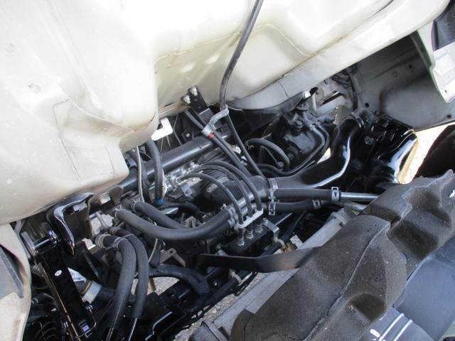 キャンター ３トン　強化ダンプ　全低床　５ＭＴ　コボレーン　ピン加工　あゆみ掛け　ロープフック　メッキパーツ　左電格ミラー　新明和ＤＲ２－１００１ＳＹ　　３トンダンプ　３トン車　２トンベース　ダンプ　新明和ダンプ　新明和　２トン　ダンプ（40枚目）