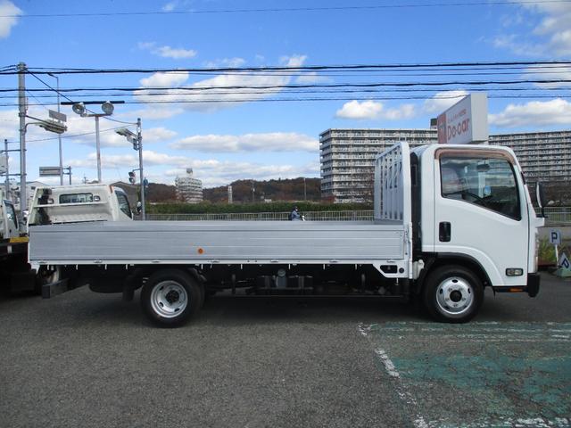 エルフトラック 2トン ワイドロング 全低床 6速MT アルミ縞板 ETC 荷寸430/207/38 アルミブロック 坂道発進補助装置 レベライザー バックカメラ 1ナンバー スペアタイヤ 2トンベース 2トン車 ミッション マニュアル MT 架装 平 平車(13枚目)