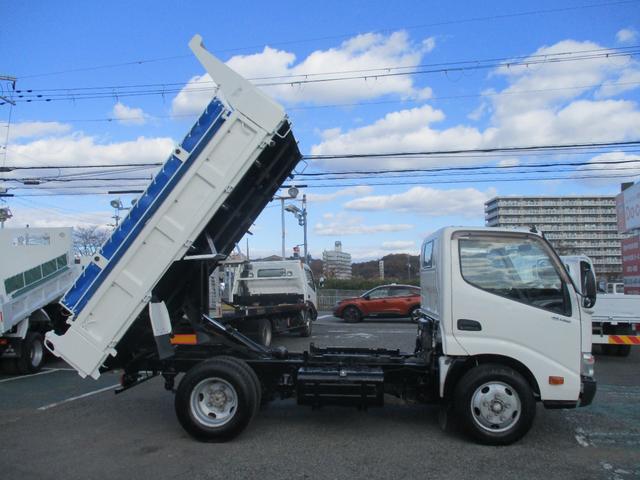 デュトロ ３トン　ダンプ　極東製　全低床　ＭＴ　コボレーン　レベライザ　ピン加工１箇所　ロープフック　荷台塗装　スペアタイヤ　取扱説明書　３トンダンプ　３トン車　２トンベース　ダンプ　極東ダンプ　４ナンバー　ミッション　マニュアル　ＭＴ（7枚目）