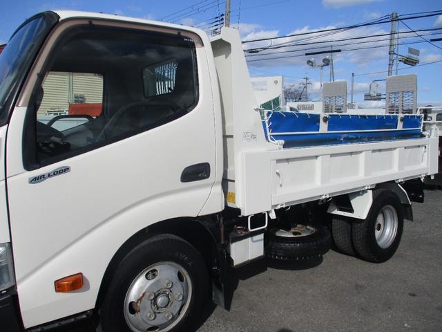 デュトロ ３トン　ダンプ　極東製　全低床　ＭＴ　コボレーン　レベライザ　ピン加工１箇所　ロープフック　荷台塗装　スペアタイヤ　取扱説明書　３トンダンプ　３トン車　２トンベース　ダンプ　極東ダンプ　４ナンバー　ミッション　マニュアル　ＭＴ（8枚目）