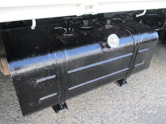 デュトロ ３トン　ダンプ　極東製　全低床　ＭＴ　コボレーン　レベライザ　ピン加工１箇所　ロープフック　荷台塗装　スペアタイヤ　取扱説明書　３トンダンプ　３トン車　２トンベース　ダンプ　極東ダンプ　４ナンバー　ミッション　マニュアル　ＭＴ（23枚目）