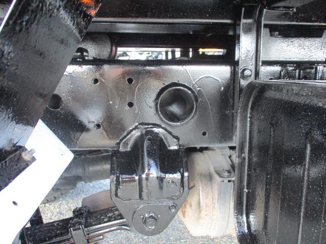 デュトロ ３トン　ダンプ　極東製　全低床　ＭＴ　コボレーン　レベライザ　ピン加工１箇所　ロープフック　荷台塗装　スペアタイヤ　取扱説明書　３トンダンプ　３トン車　２トンベース　ダンプ　極東ダンプ　４ナンバー　ミッション　マニュアル　ＭＴ（24枚目）