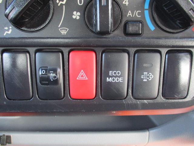 デュトロ ３トン　ダンプ　極東製　全低床　ＭＴ　コボレーン　レベライザ　ピン加工１箇所　ロープフック　荷台塗装　スペアタイヤ　取扱説明書　３トンダンプ　３トン車　２トンベース　ダンプ　極東ダンプ　４ナンバー　ミッション　マニュアル　ＭＴ（39枚目）