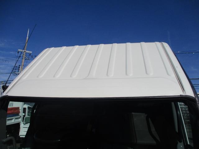 ダイナトラック ３トン　新明和　アームロール　全低床　ツインホイスト　ＭＴ　４ナンバー　リモコン坂道発進補助装置　左電格ミラー　５速ＭＴ　新明和ダンプ　３トンダンプ　ダンプ　中古　中古車　中古ダンプ　３トン車　２トンベース　３トンアームロール　ミッション　マニュアル　リモコン（8枚目）